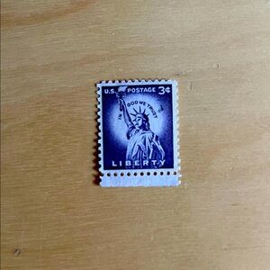 Vintage Collectors US POSTAGE STAMP 3 Cent Liberty Purple Lady Statue Of Liberty